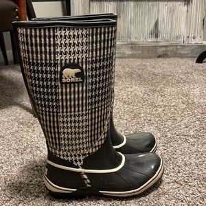 Sorel size 9 rain boots